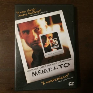 Memento DVD 2001 Christopher Nolan Guy Pearce Thriller - Foto 1 di 3