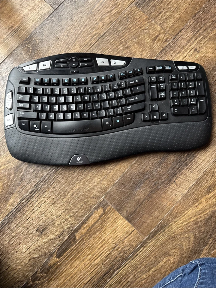 Logitech K350 (820-002546) Wireless Keyboard. No USB Doggle - Image 1 of 3