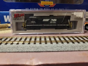 Atlas N Scale Norfolk Southern 3013 GP40-2 DCC & Sound Read Discription - Picture 1 of 10