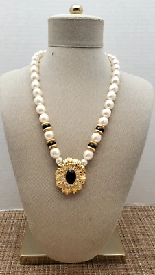 Collar Vintage Colección Keneth J Lane Nueva York Imitación Perla Ónix Estrás Foto 1 de 4