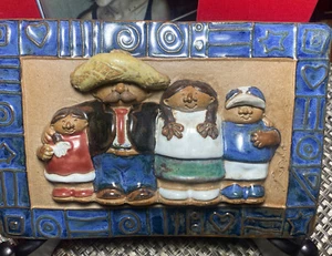 Ceramic WallPlaque Mexican Folkart Happy Family Multicolor Handmade Signed - Picture 1 of 6