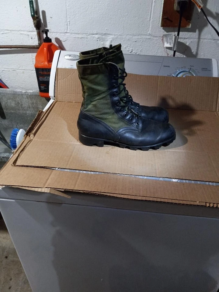 Botas de Selva Genuinas del Ejército de los Estados Unidos de la Era de Vietnam, Tercer Patrón, Suela de Panamá Talla 9W Foto 1 de 4