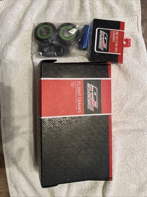 Bielas Redline BMX Mid School Flight 3 piezas con soporte inferior sellado Foto 1 de 2