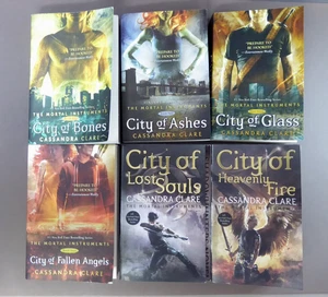 The Mortal Instruments - Complete Set of 6 Trade Paperback Books Cassandra Clare - Imagen 1 de 22