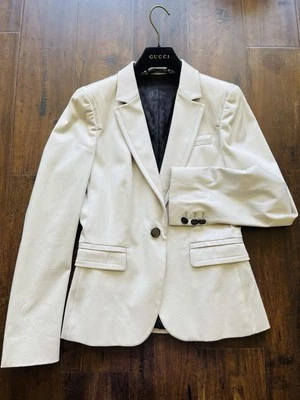 GUCCI VINTAGE WOMEN BLAZER IN OFF WHITE  SIZE IT42 US 6 AUTHENTIC 100% - Image 1 of 4