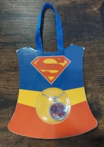 NUEVO Collar Logo Superman Auténtico DC Jacmel Colgante Nuevo en Caja - Imagen 1 de 3