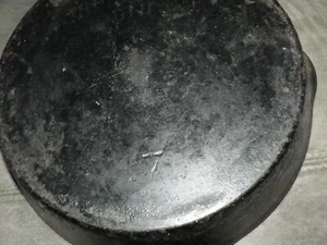Vintage Wagner Ware Solid Cast Iron Frying Pan 10" Skillet Stamp OLD # 7 - Picture 1 of 3