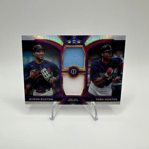 2023 Topps Tribute Byron Buxton Torii Hunter DR-BHU doppia reliquia 9/50 viola SP - Foto 1 di 2