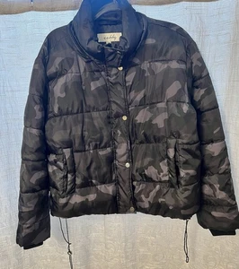 Sebby Cropped Winter Camouflage Puffer Coat Women’s Size Large - Bild 1 von 14