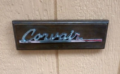 Emblema Chevrolet Corvair para regalo, exhibición de pared, montado en madera dura OEM AE405 Foto 1 de 4