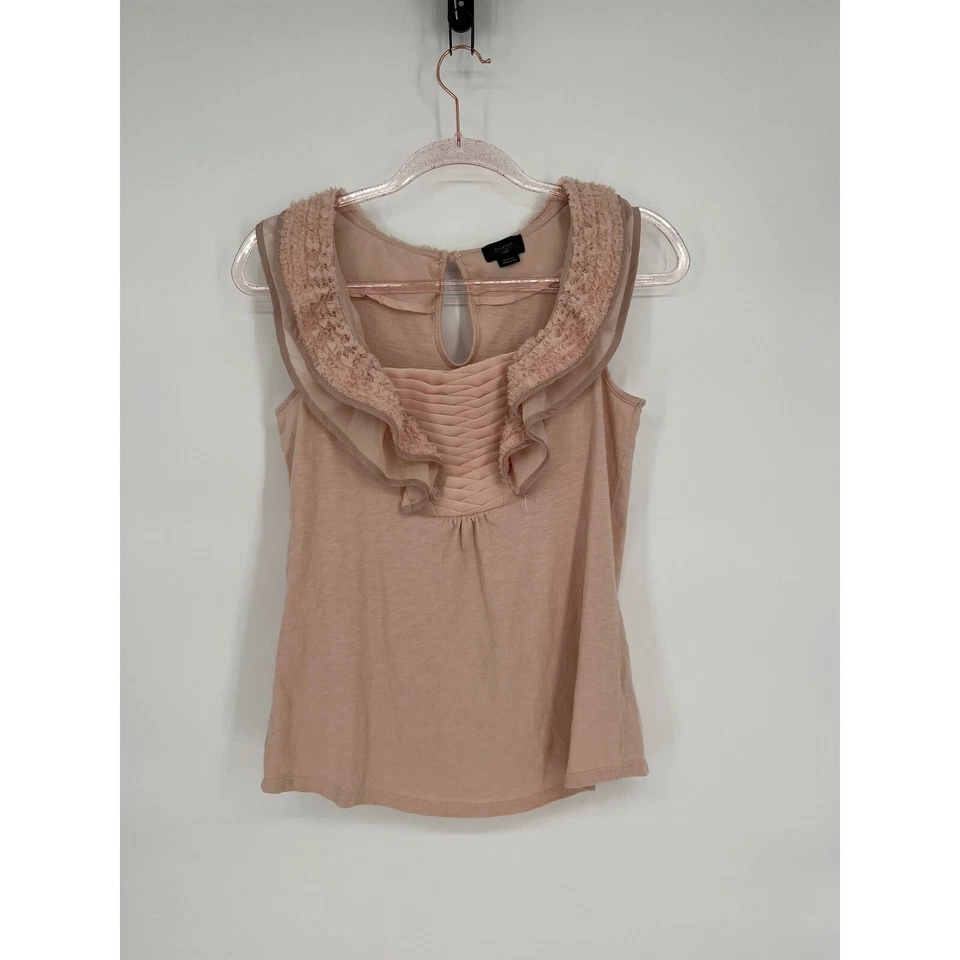 Blusa informal pequeña con detalle plisado top sin mangas con volantes Deletta Foto 1 de 4
