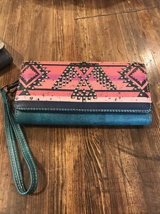 Aztec Print Montana West Women’s Wristlet Wallet Credit Card,Coin, Bill - Picture 1 of 5