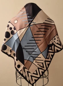 Lorenzo Vittani 100% Silk Scarf 65cm X 65cm - Picture 1 of 5