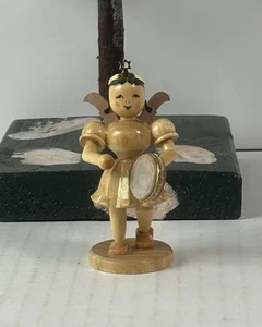2274/25 Engel mit Tamburin Fa. Blank Erzgebirge - Picture 1 of 3