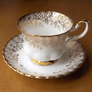 Royal Albert Montrose cup and saucer set~4235~Bone China~made in England~Stellar - Picture 1 of 4