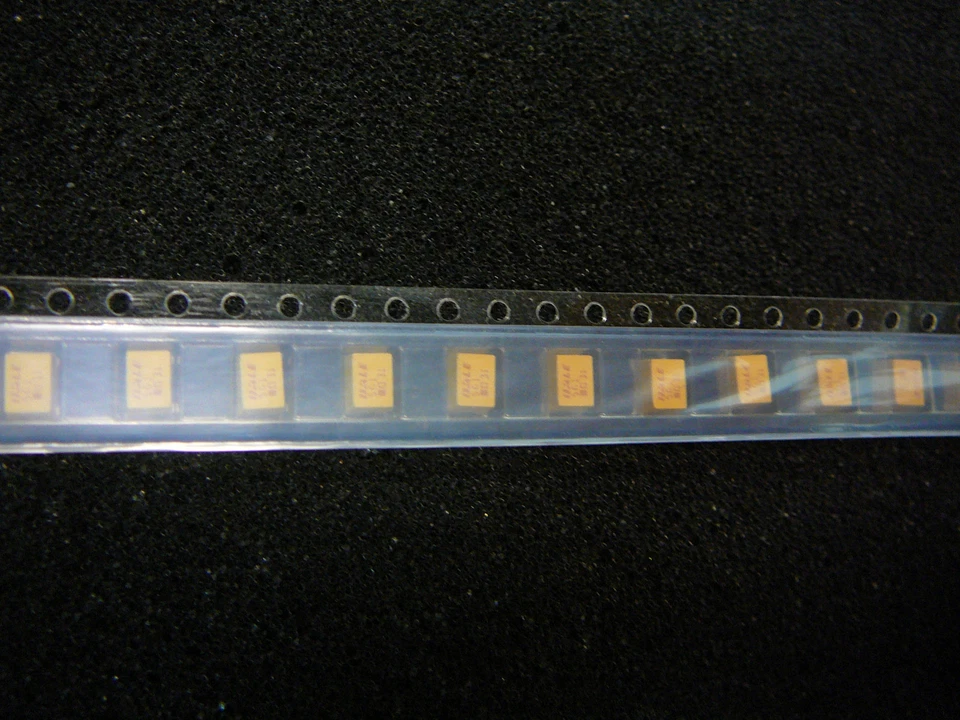 Inductores moldeados por virutas VISHAY IMC-1812 560UH 5% **NUEVO** Cantidad 10 Foto 1 de 1