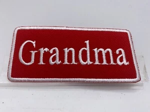NUEVO PARCHE BORDADO PARA COSER/PLANCHAR CON NOMBRE ABUELA COLORES SURTIDOS - Imagen 1 de 4