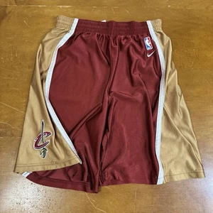VINTAGE Cleveland Cavaliers Shorts Mens Medium Red NBA Nike - Picture 1 of 12