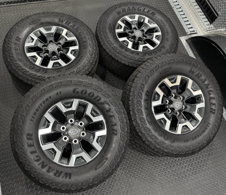 Llantas deportivas Toyota Tacoma TRD 2023 16" OEM de fábrica neumáticos 4Runner SR5 TPMS Foto 1 de 4
