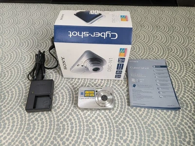 Sony CyberShot DSC-N1 8.1 MP Digital Camera with 3x Optical Zoom - VGC - Image 1 of 4