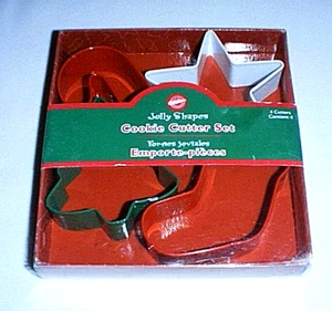 WILTON Metal 4 Cookie Cutter Set- Christmas Tree, Star, Stocking, Candy Cane NEW - Picture 1 of 4