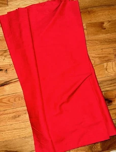 Markenlos Baumwolle Poly Mischgewebe über 2 Yds x 45" breit rot dünn seidig Gefühl - Bild 1 von 2
