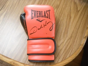 OSCAR DE LA HOYA SIGNED RED EVERLAST BOXING GLOVE - Picture 1 of 1