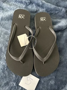NWTs Old Navy Ladies Flip Flops Gray/grey Size 9-10 Never Worn Summer - Picture 1 of 9