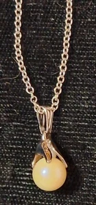 16.5" NECKLACE DAINTY SILVER TONE CHAIN with SINGLE FAUX PEARL - Picture 1 of 4