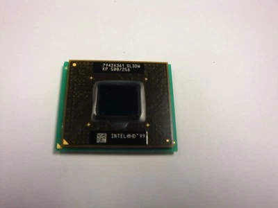 INTEL Mobile Pentium III 500MHz 256Kb Cache 100FSB SKT 495 SL3DW - Image 1 of 2