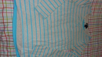 EUC GAP Girls Size 10 Top Shirt LIGHT GRAY BLUE STRIPPES LOW HIGH STYLE  - Image 1 of 2