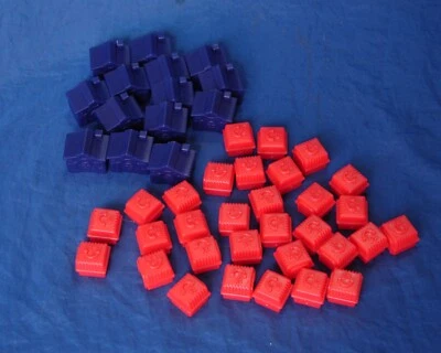 Littlest Pet Shop Monopoly Casas para Perros y Portador de Mascotas Piezas de Plástico de Repuesto Foto 1 de 3