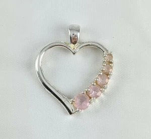 925 Sterling Silber 7/8" offenes Herz Anhänger mit rosa Steinen 1,6 gm - Bild 1 von 9