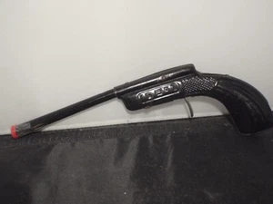Pistola de juguete de hojalata IDEAL de los años 50 con patente hecha en Alemania - Imagen 1 de 5