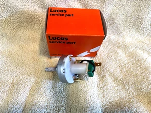 LAND ROVER 579006 21/4 2.6 3.5 V8 EFI RANGE ROVER TURBO DIESEL WIPE WASH SWITCH - Picture 1 of 2