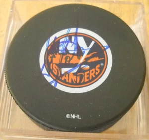 DENIS POTVIN AUTOGRAPH SIGNED PUCK COA NEW YORK ISLANDERS PUCK - Picture 1 of 2