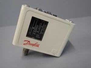 KP5 - DANFOSS - KP5 060-5096 / Pressure Switch With Connection Of Vertical Used - Picture 1 of 3