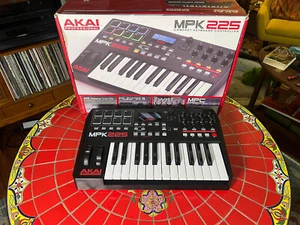 Akai MPK225 Keyboard Controller - Bild 1 von 5