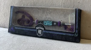 Haunted Mansion Collectible Key ~ Special Edition NIB ~ DISNEY ~ MADAME LEOTA - Bild 1 von 3