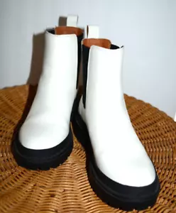 LUCKY BRAND ELLEREY WHITE LEATHER CHELSEA ANKLE BOOTS WOMEN SZ 6 M *EUC - Picture 1 of 9