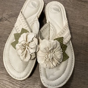 Sandali NURTURE Magnolia Off in pelle bianca perizoma fiori ortocomfort taglia 8 M - Foto 1 di 5