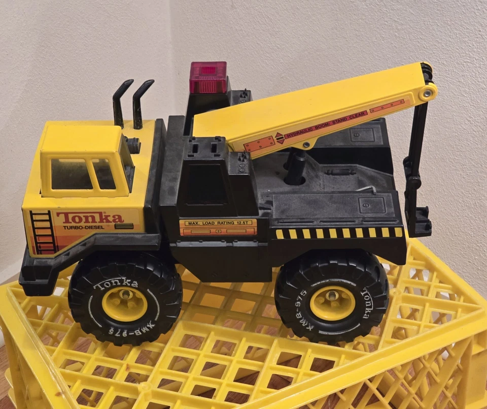 Antigo 1991 TONKA Mighty Turbo Diesel caminhão de reboque hidráulico lança prensa aço metal - Imagem 1 de 4