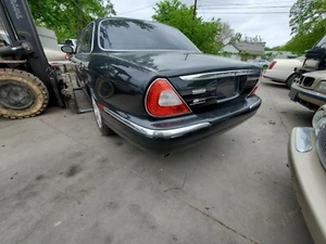 2004 2005 2006 2007 JAGUAR XJ8 XJR SUPER V8 VANDEN PLAS REAR BUMPER BLACK - Picture 1 of 3