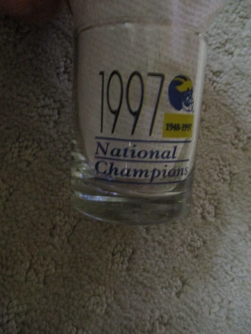 UNIVERSITY OF MICHIGAN NATIONAL CHAMPS 1997 COMMEMORATIVE SHOT GLASS * Cover