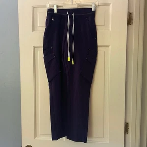 FIGS Damen Soeng Petite Scrub Hose lila Größe XXSP neu mit Etikett medizinische Uniform - Bild 1 von 4