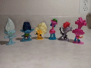 Trolls Mini Figures hard plastic Dreamworks DWA Lot Of 6 PVC Cake Toppers - Picture 1 of 9