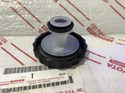 *NEW Lexus Brake Master Cylinder Reservoir Cap OEM 1998-2005 GS300 GS400 GS430 - Image 1 of 4