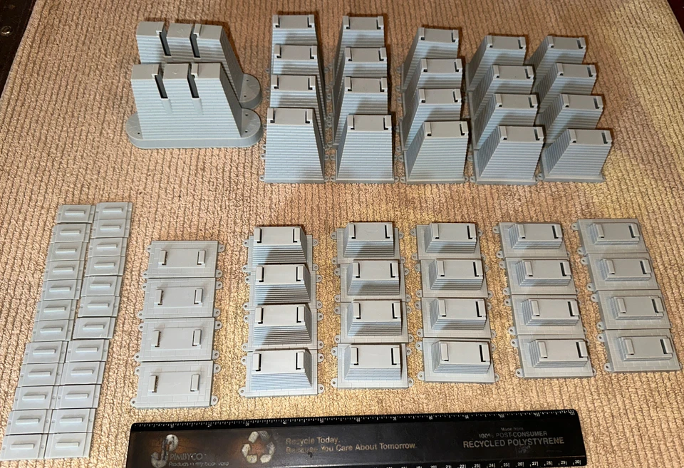 Vintage Atlas HO Scale Train Bridge Piers Risers Size 10 Track Supports 70 Pcs - Image 1 of 4