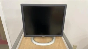 Dell UltraSharp 1801FP 18" LCD Monitor - Picture 1 of 3