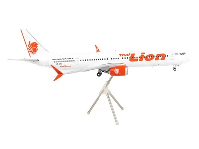Boeing 737 MAX 9 Avión Comercial "Thai Lion Air" Blanco con Garra de Cola Naranja Foto 1 de 2